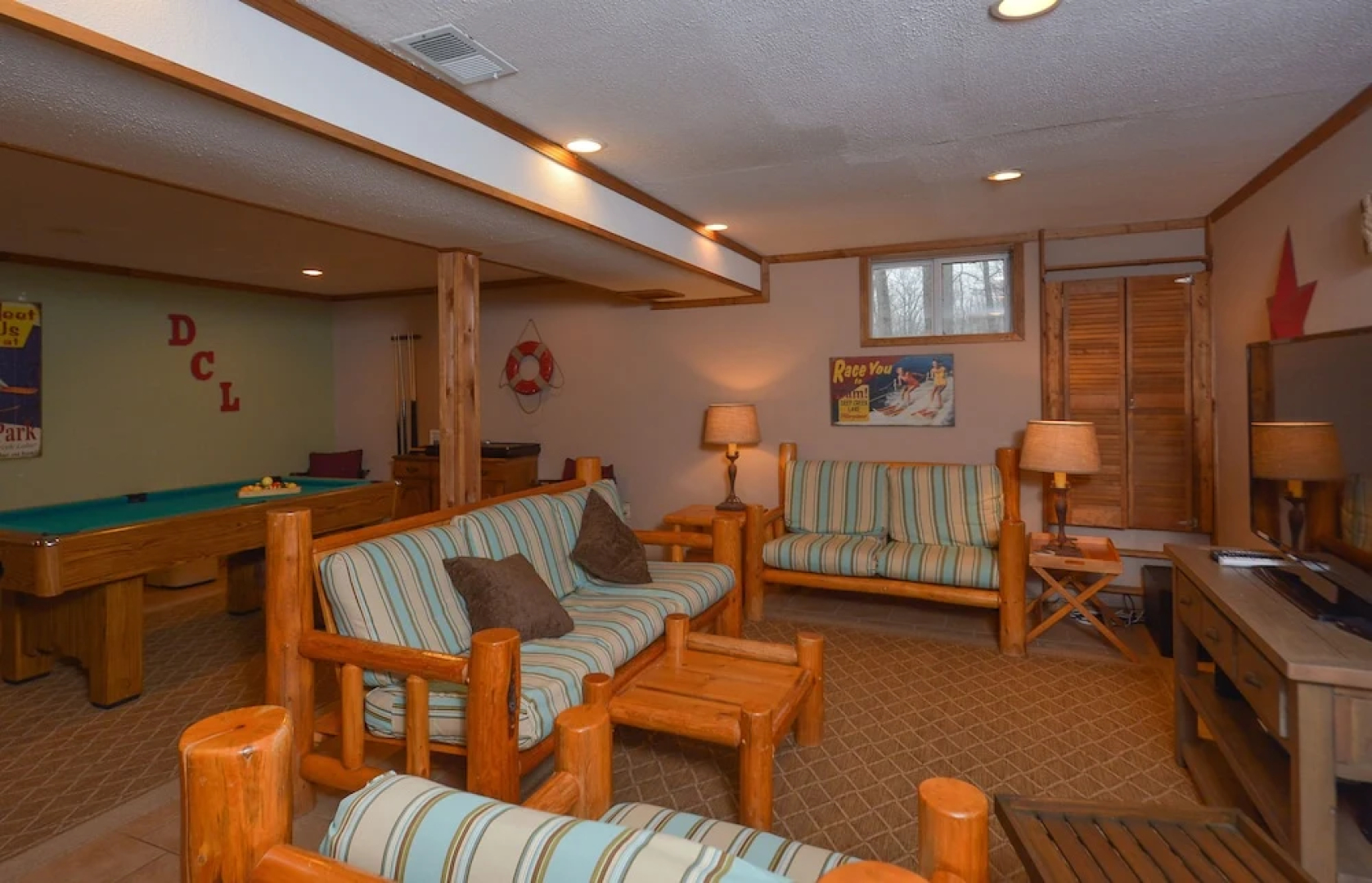 Four SKIsons 3 Bedroom House