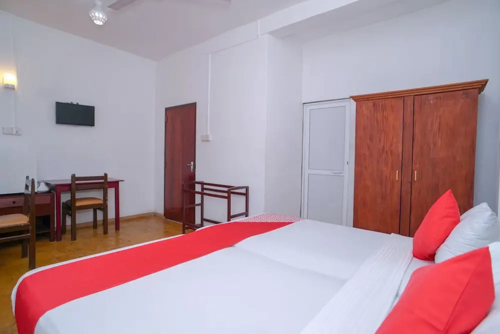 OYO 421 New Beach View Hotel