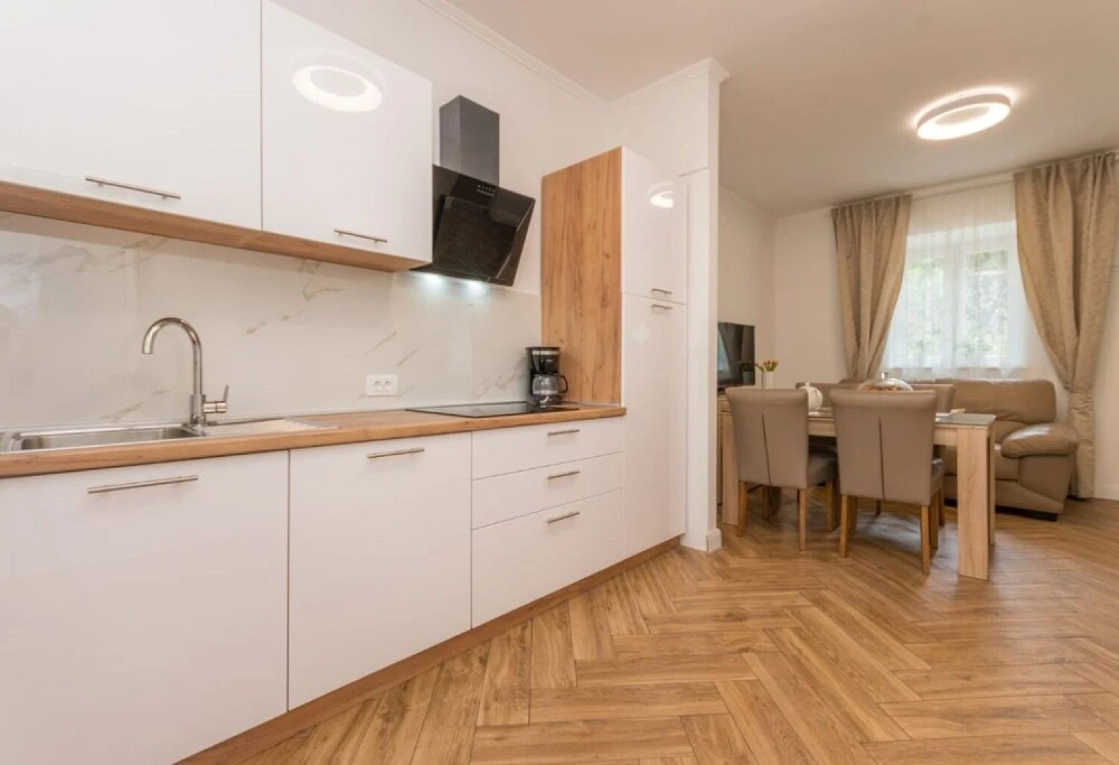 Teresa - Great Location & Parking - A1