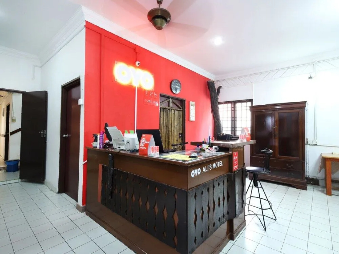 OYO 1093 Ali's Motel