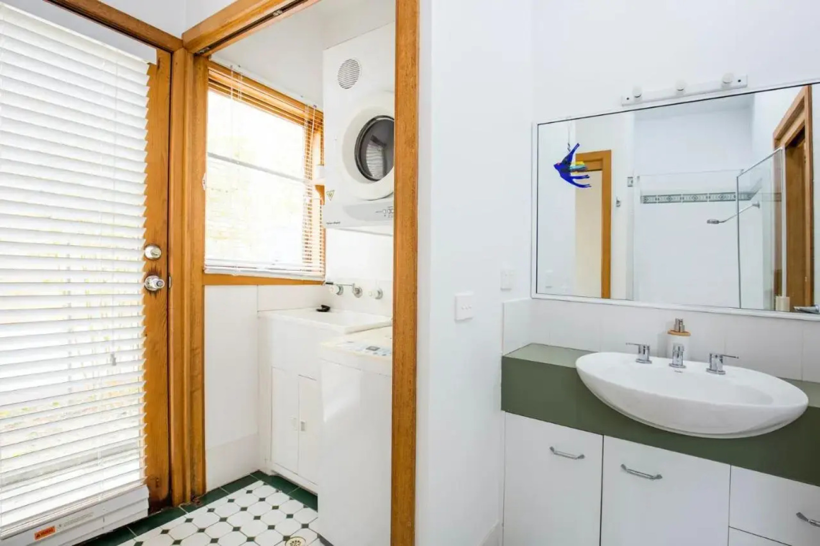 Maldas Retreat Pet Friendly Absolute Beachfront with Spa