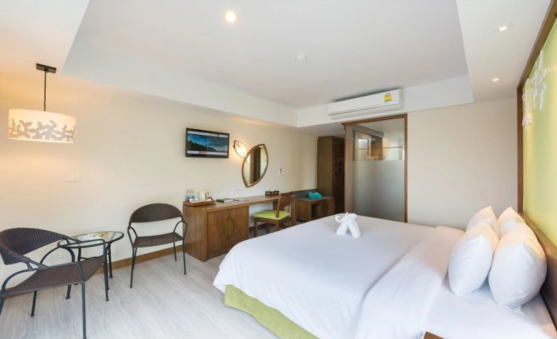 The Leaf On The Sands by Katathani