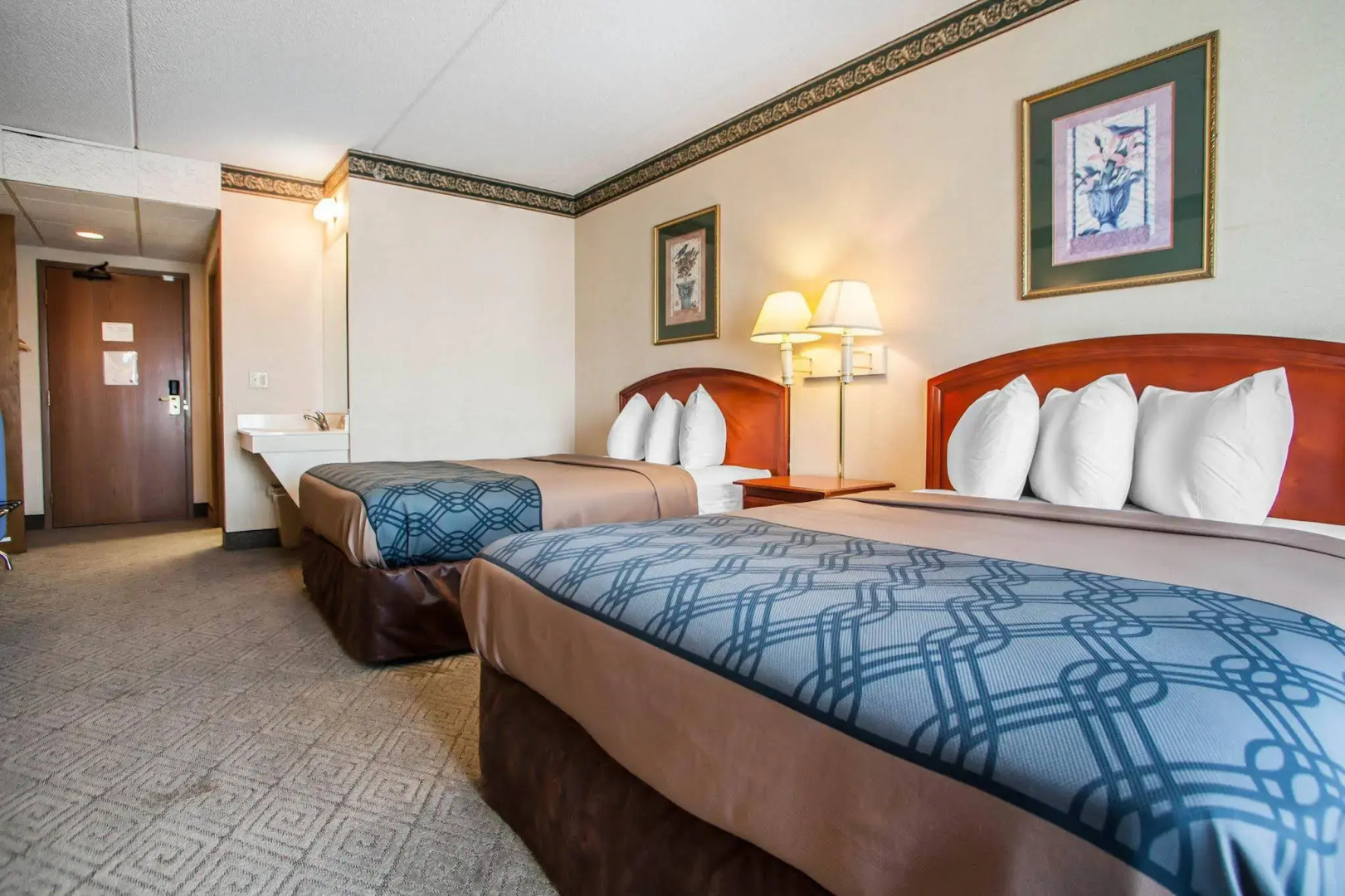 Rodeway Inn & Suites Milwaukee Airport