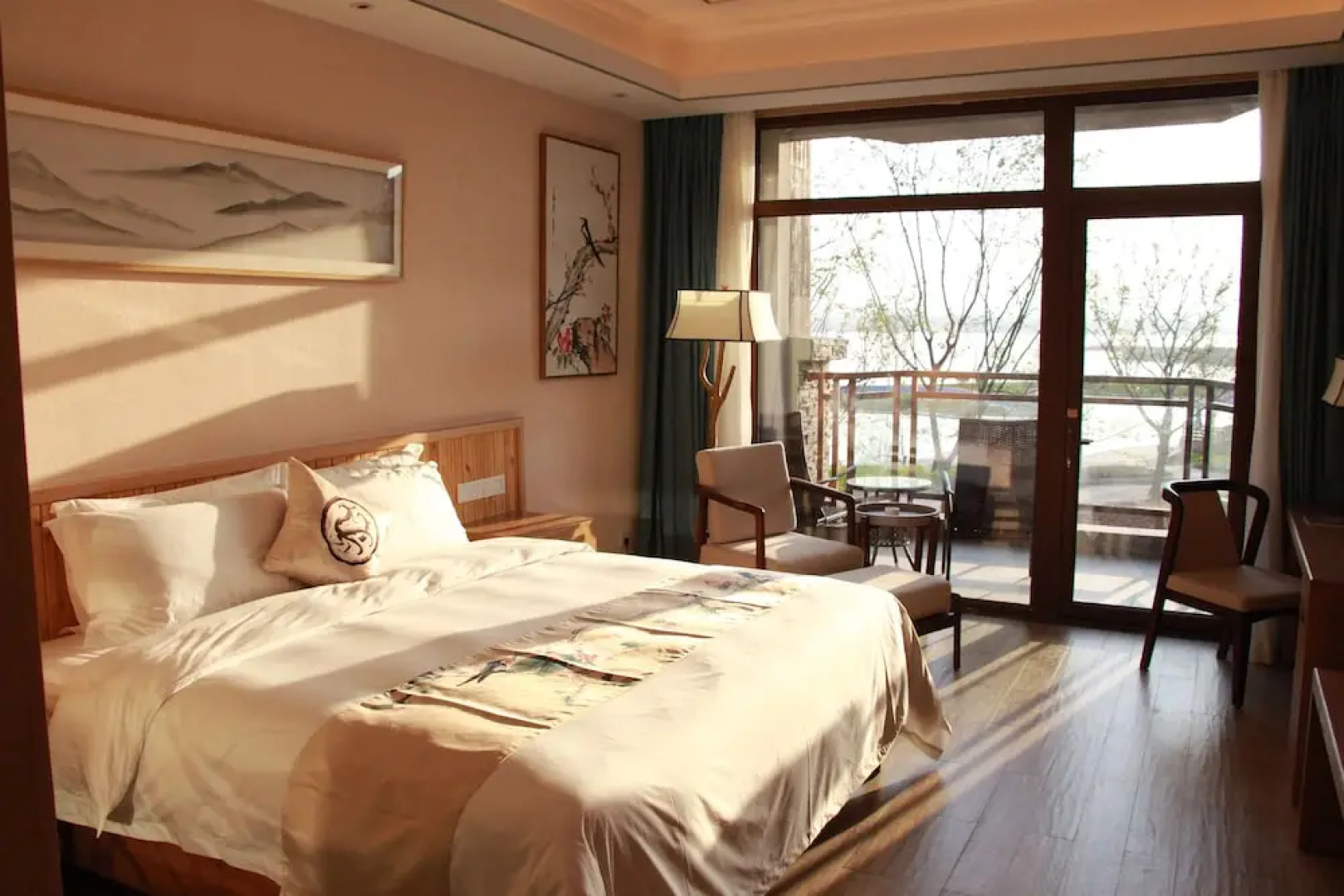 Queshan Lake Arcadia International Resort