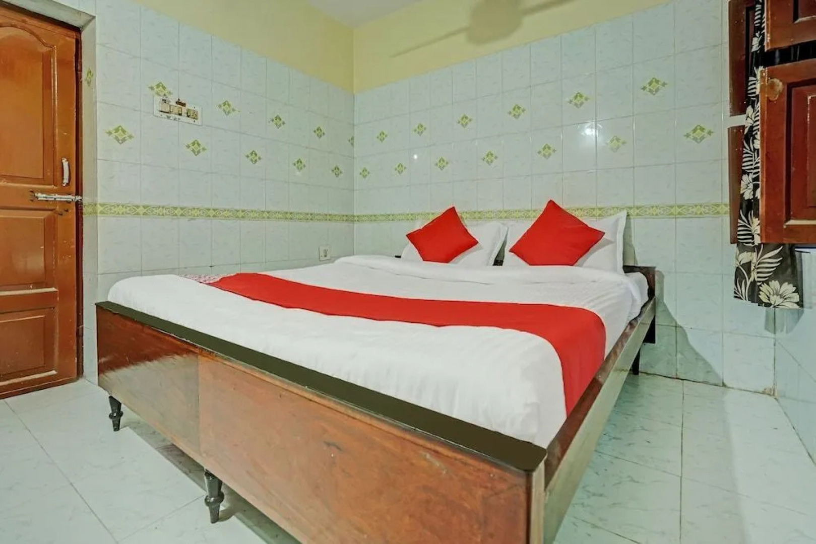 Spot On 49747 Bikram Stays