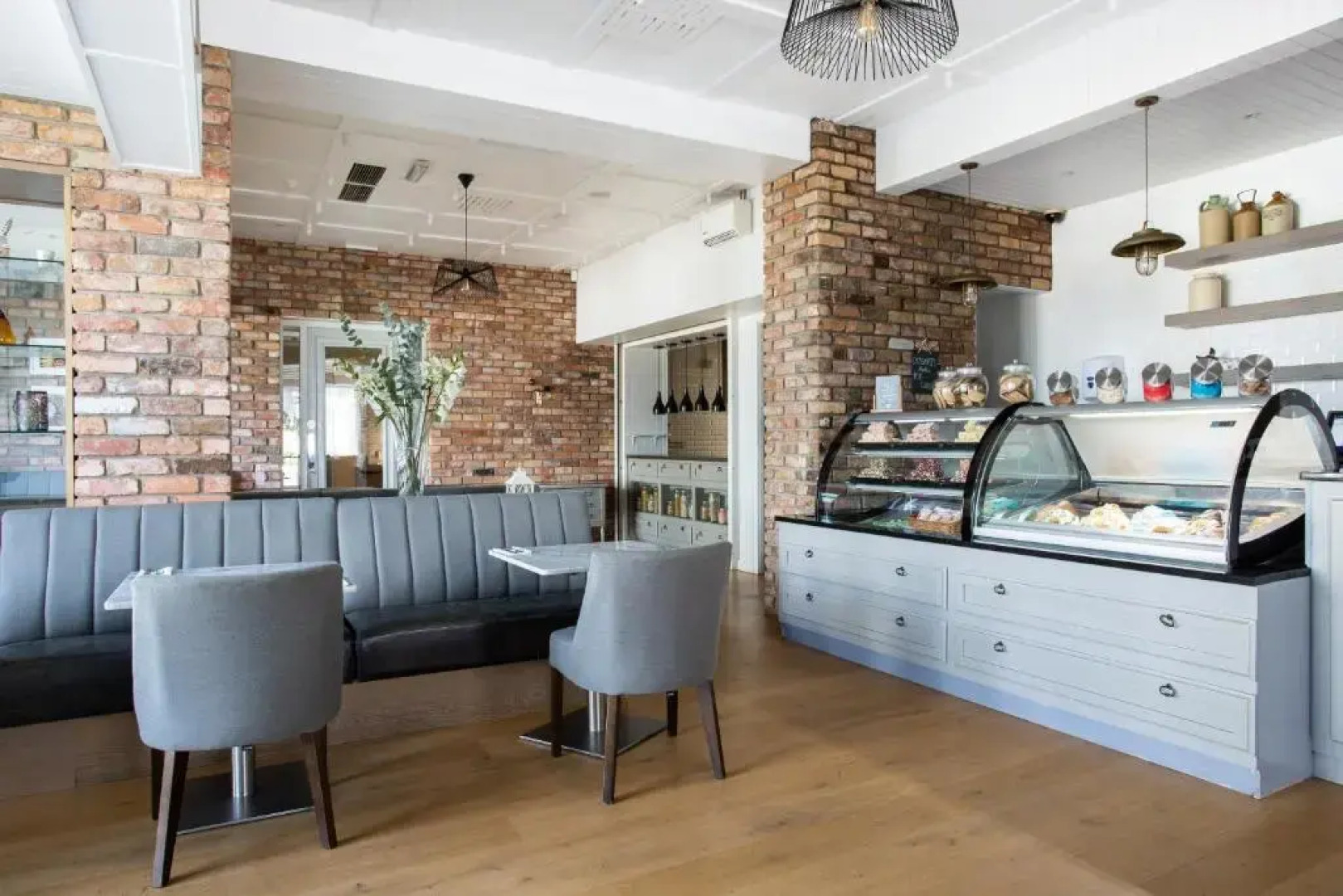 Ivanhoe Inn and Hotel