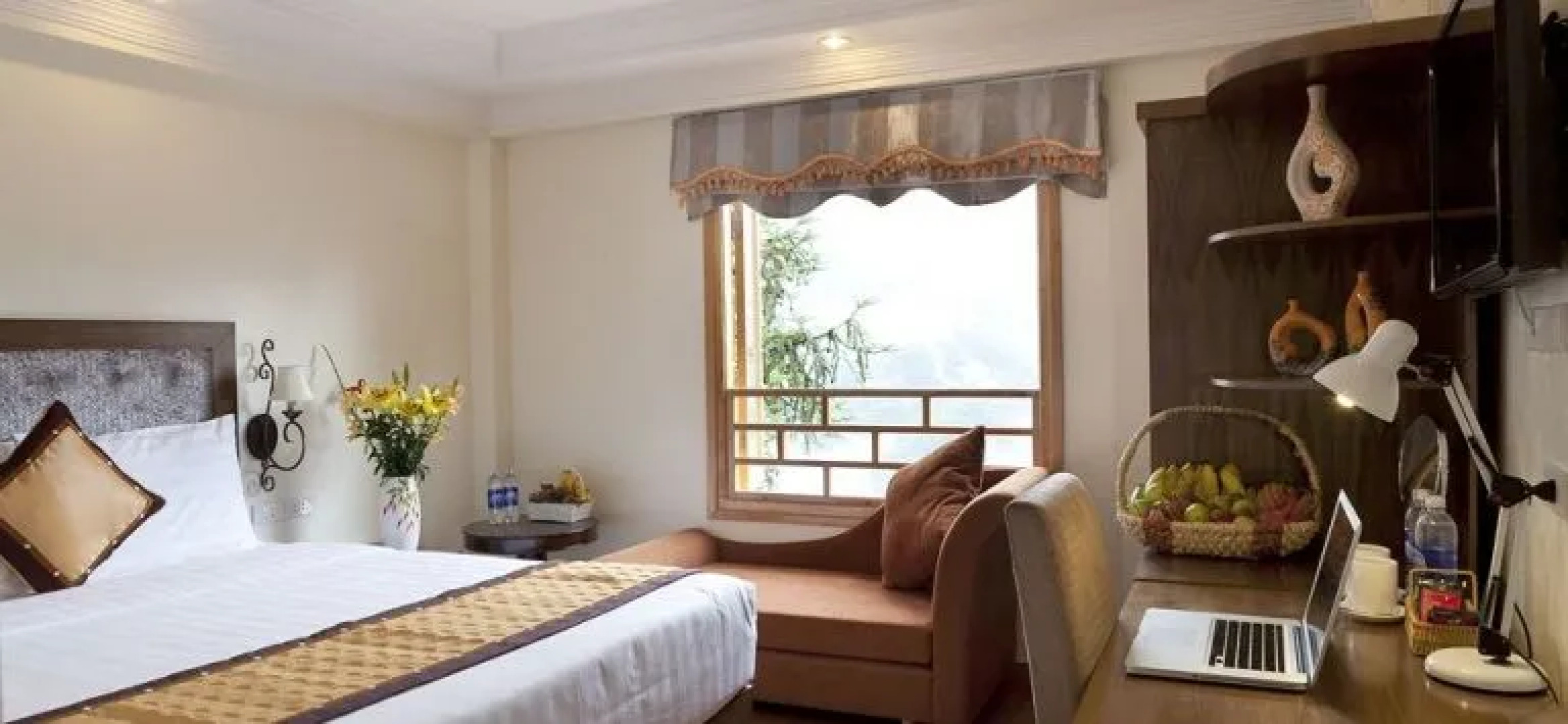 Eden Mountain View Hotel