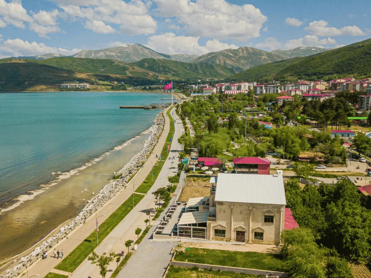 Beyaz Köşk Hotel & Cafe