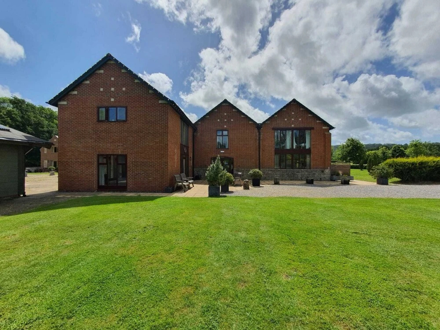 The Victorian Barn self catering holidays with pool & hot tubs