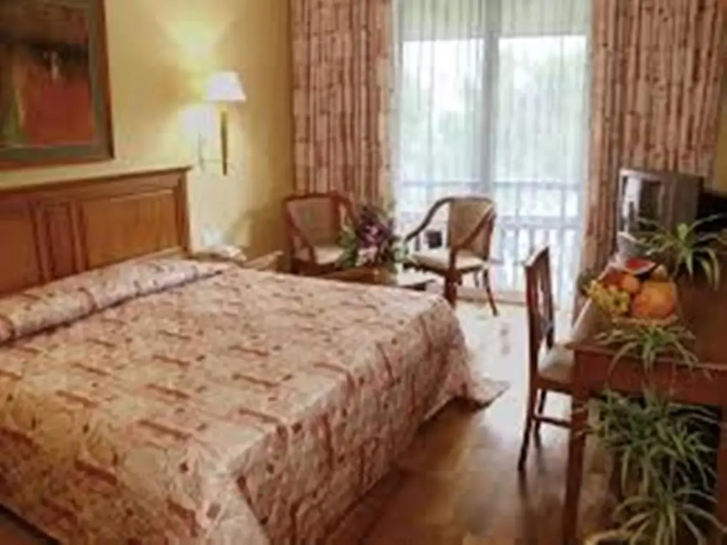 Hibiscus Beach Hotel And Villas