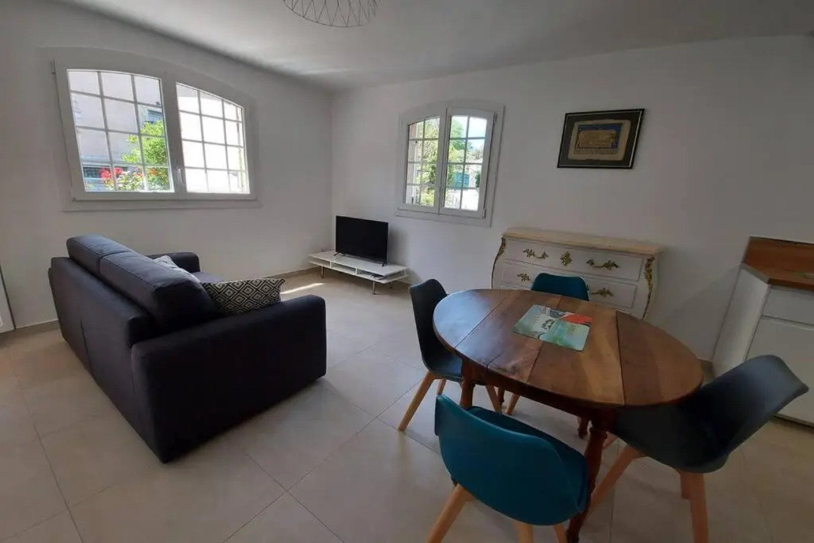 Superbe T2 lumineux 3*** 10 mn à pied de la plage