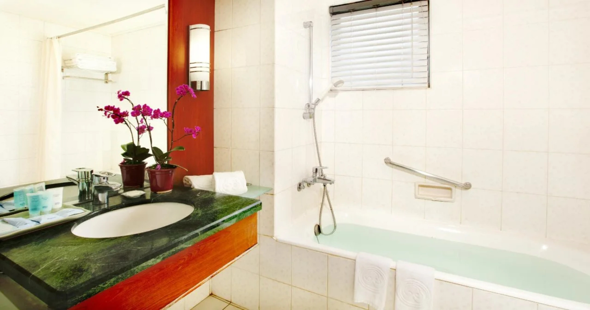 Howard Lake Resort Shihmen Dam