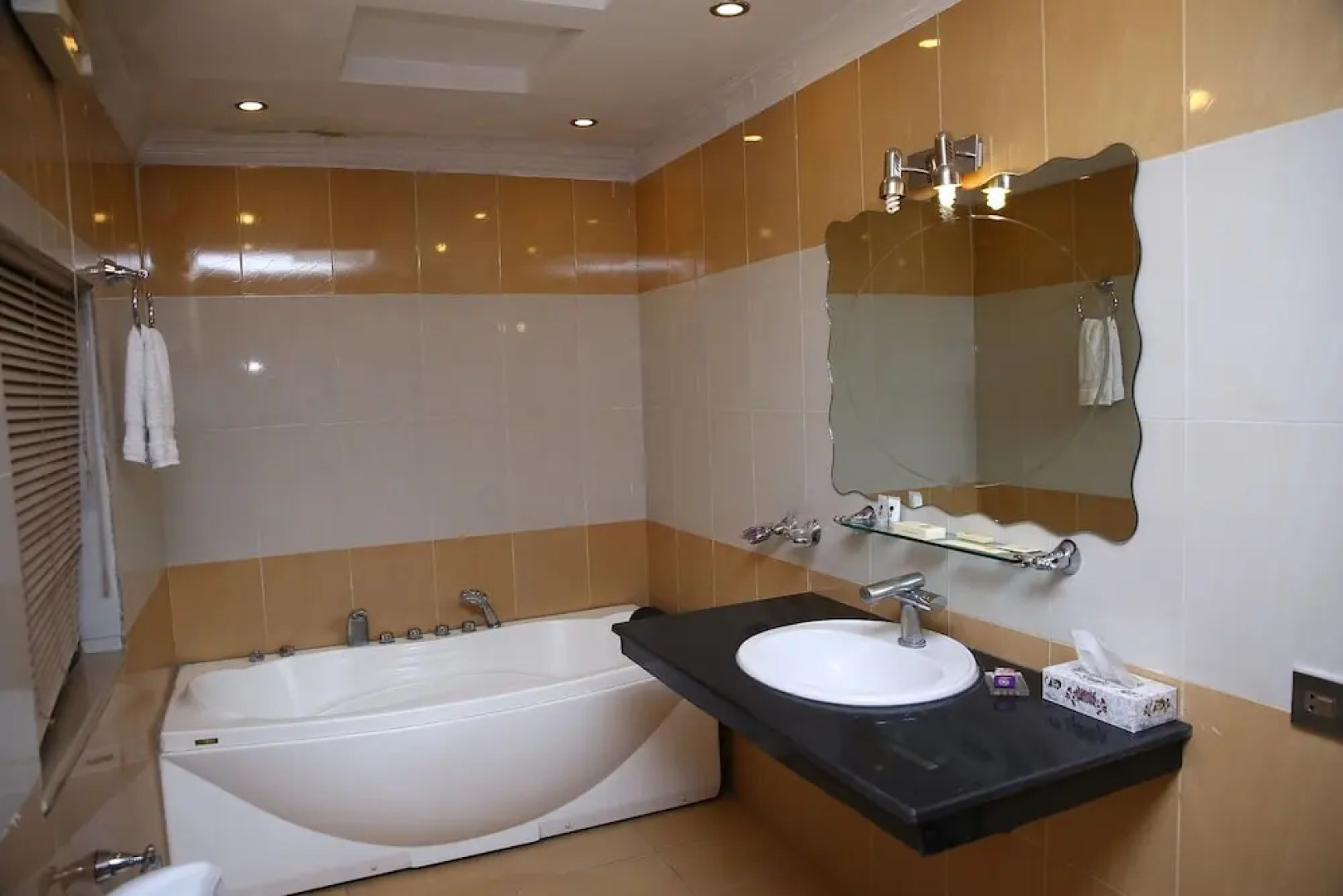 Safari Club 3 Bahria Town