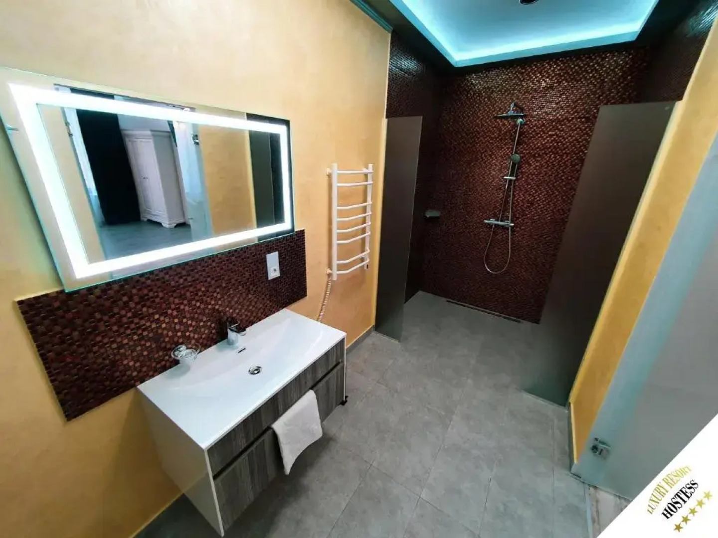 Luxury Resort Hostess