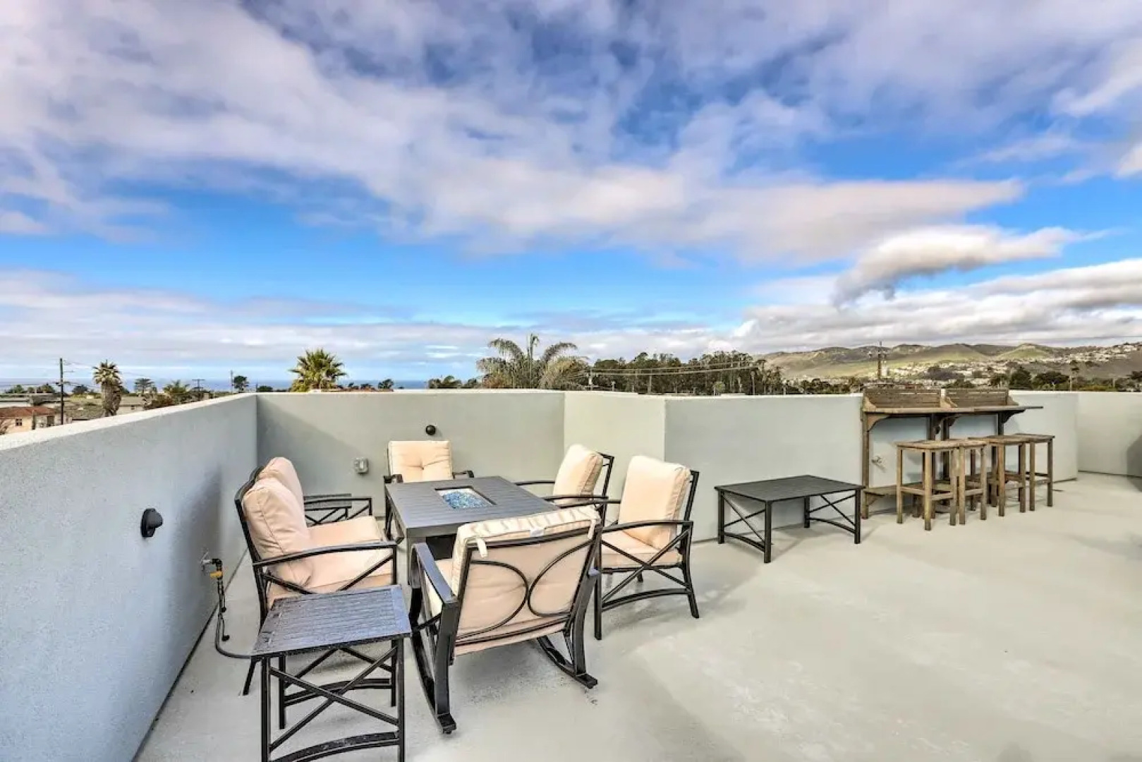 Stunning Getaway < 1 Mi to Grover Beach!