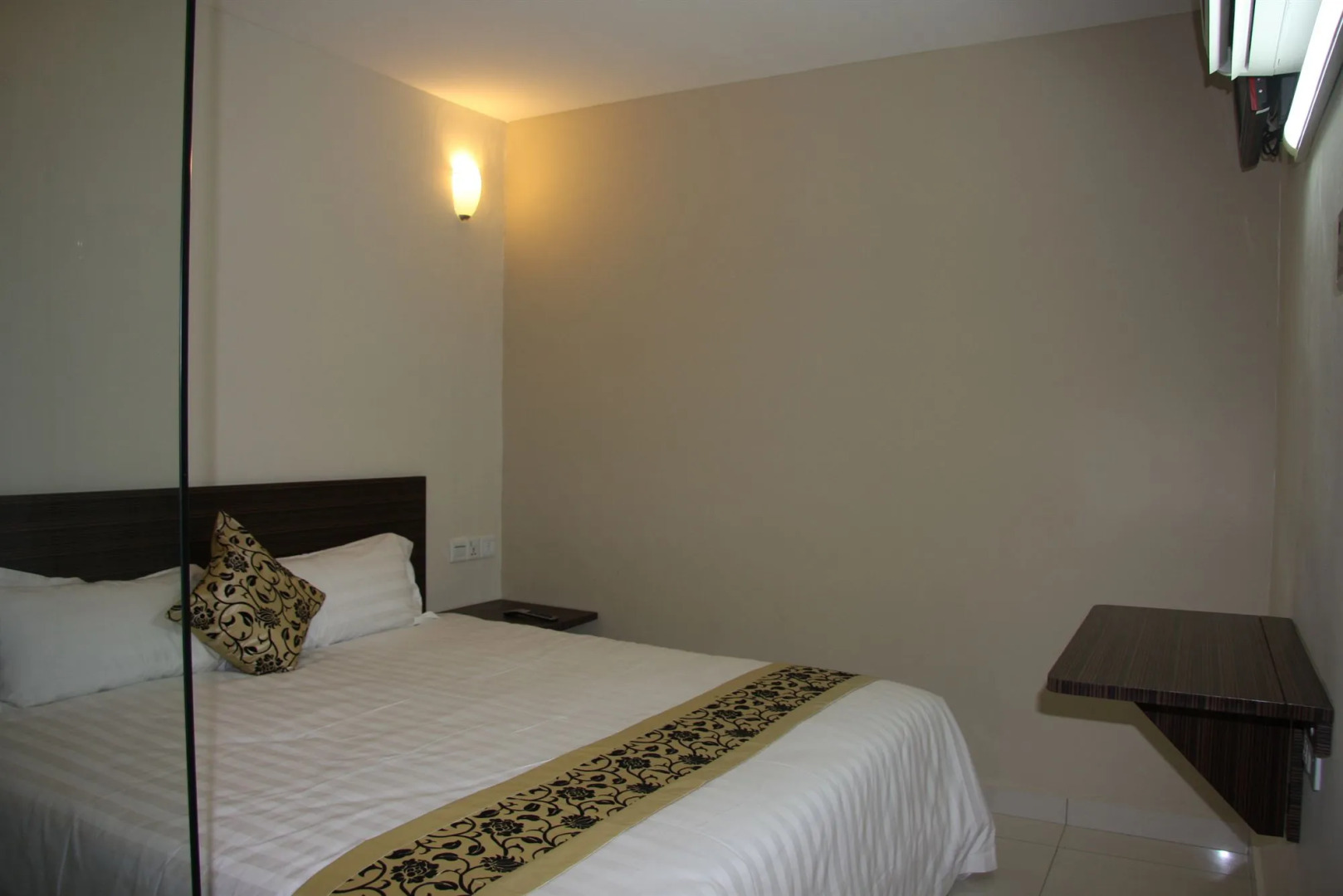 Azio Hotel & Residences