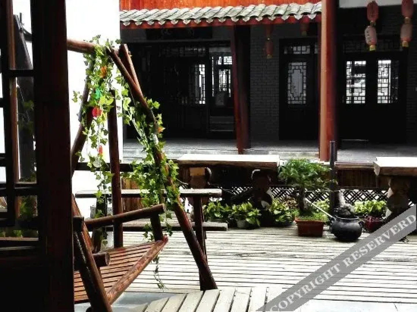Yinju Xiangxi Inn