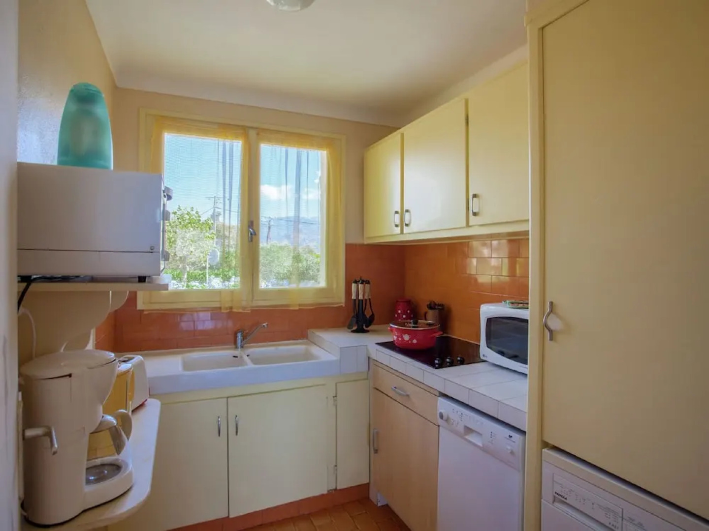 Cosy Holiday Home in CargÃ¨se Corse-du-Sud near Sea