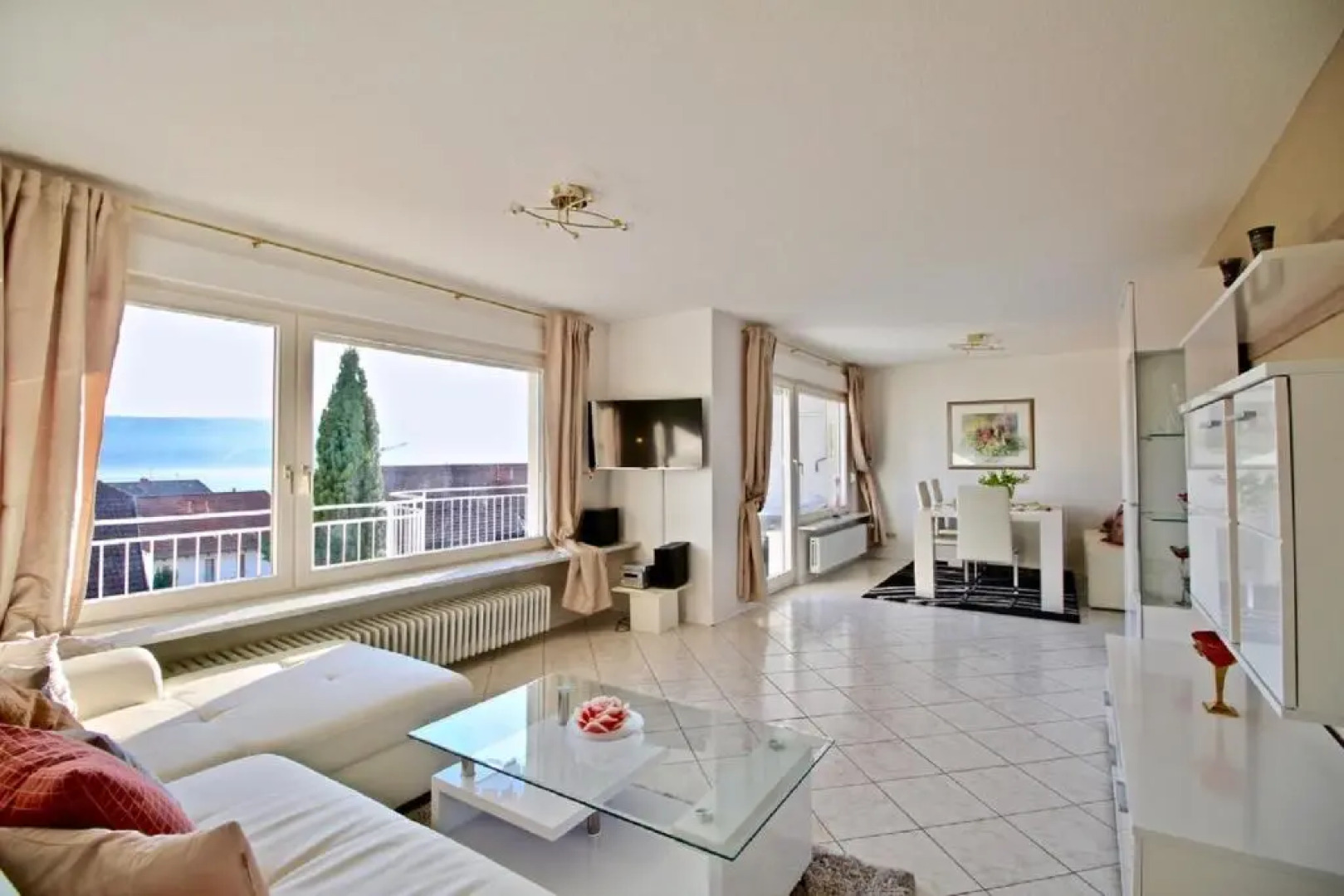 Seeterrasse mit Seeblick