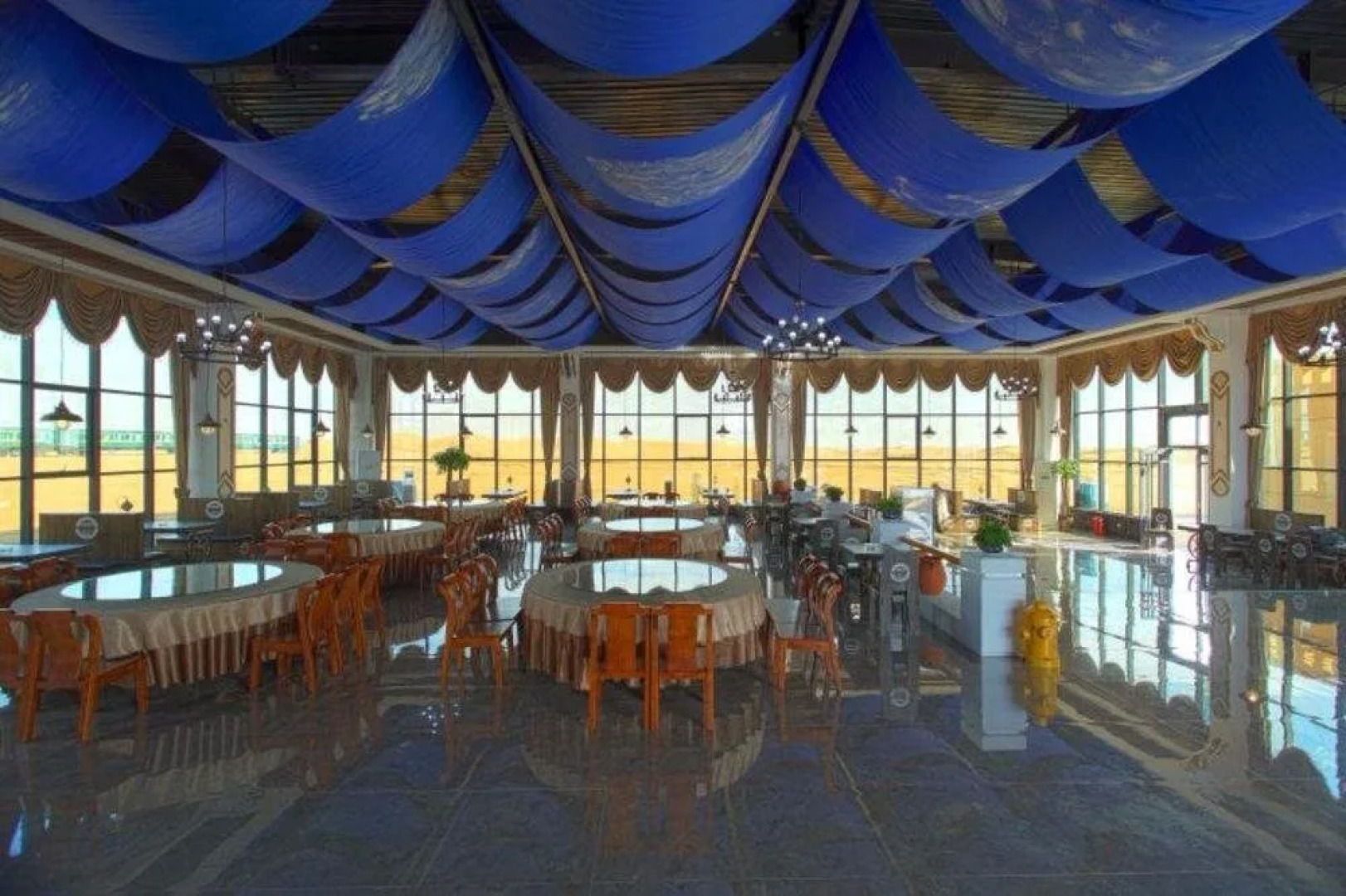 Jin Sha Hai Train Hotel