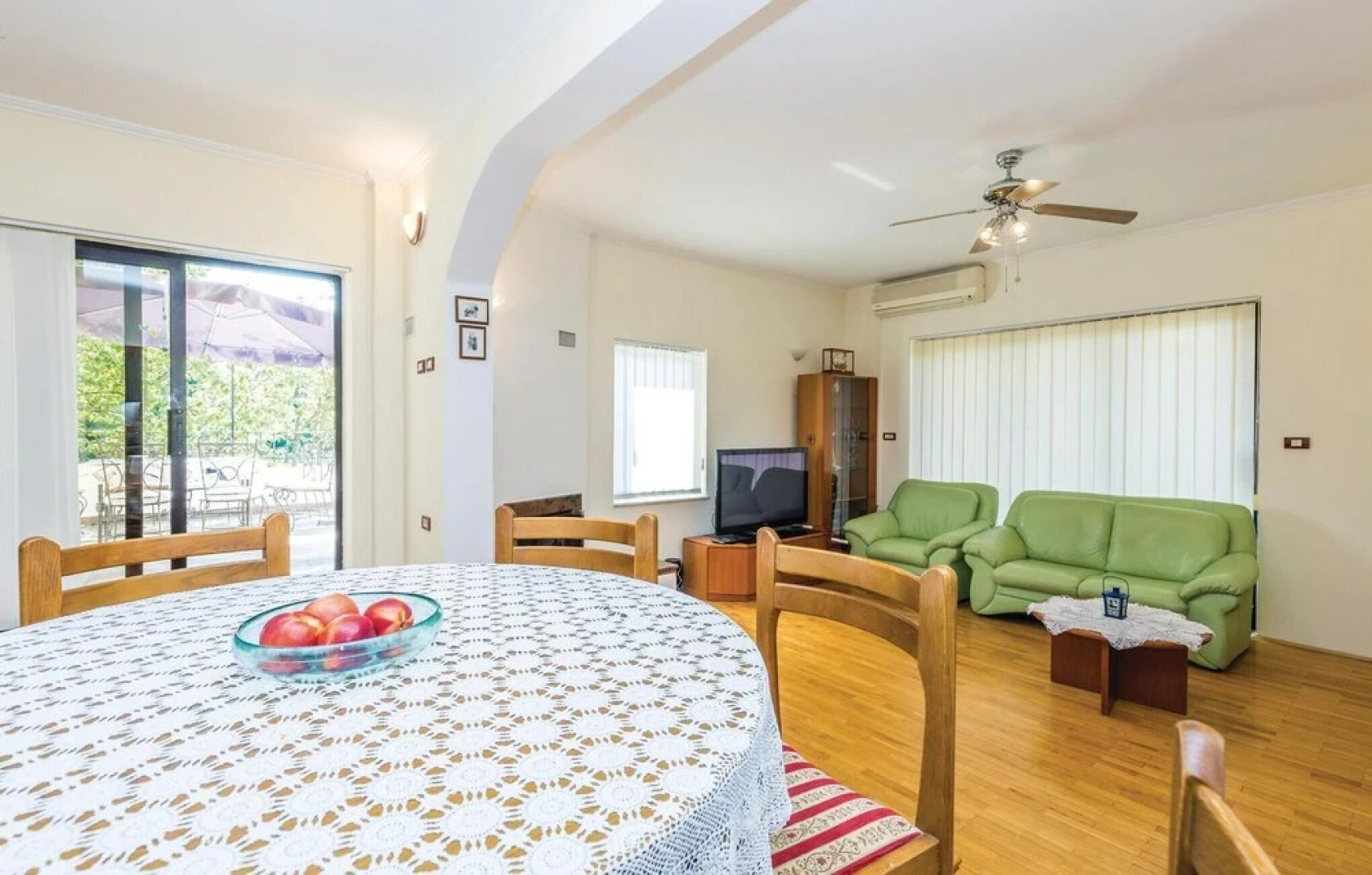 Amazing Home in Spincici With Wifi and 5 Bedrooms