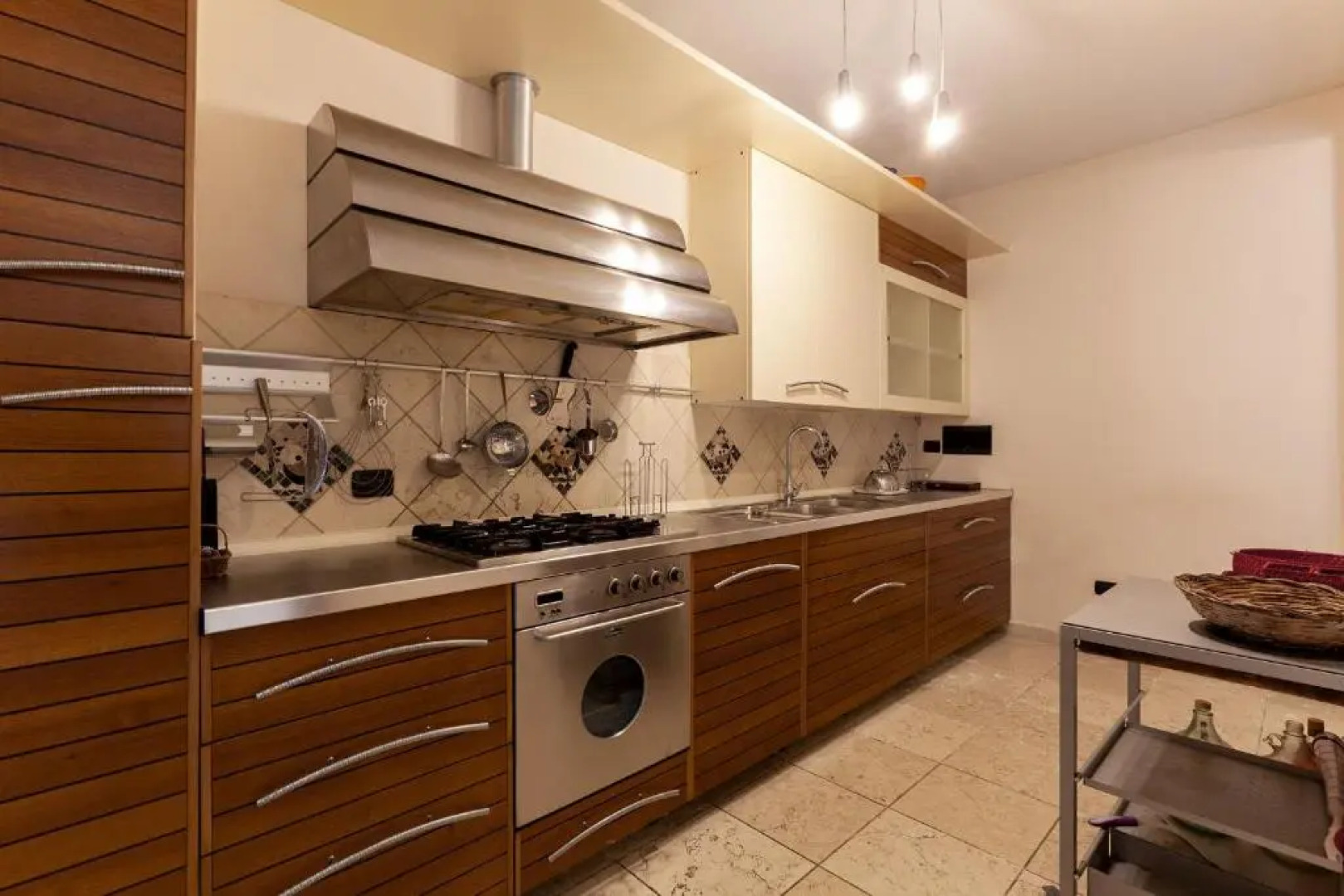 Villa piscina, campo calcetto, tennis, sauna m850