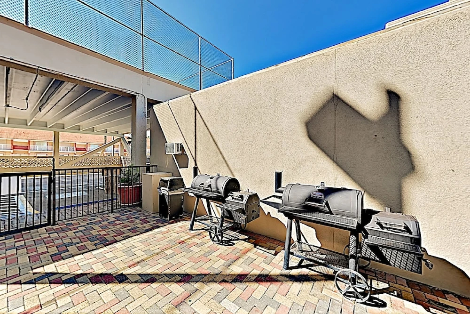 Suntide III Condominiums