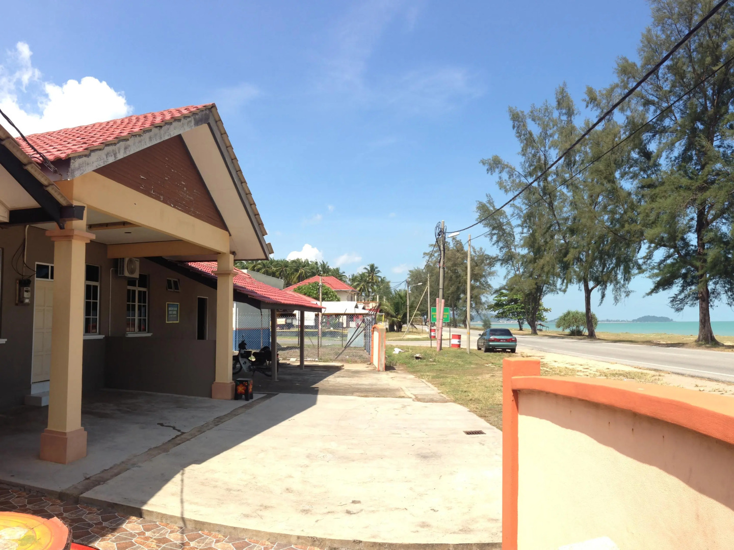 Anggun Beach Guest House Dungun