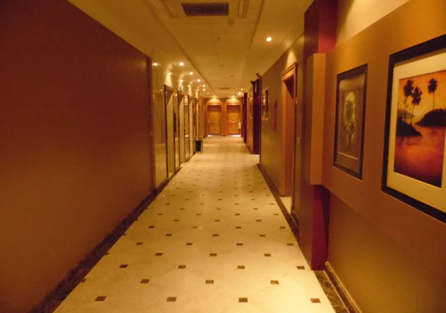 Milan Deluxe Suites Hotel