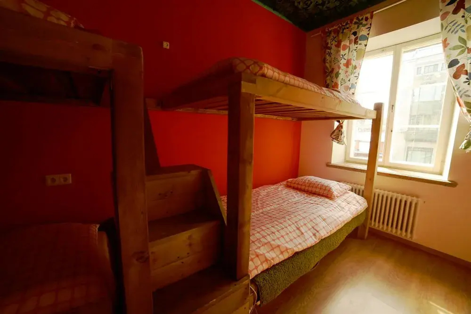 Koma Hostel