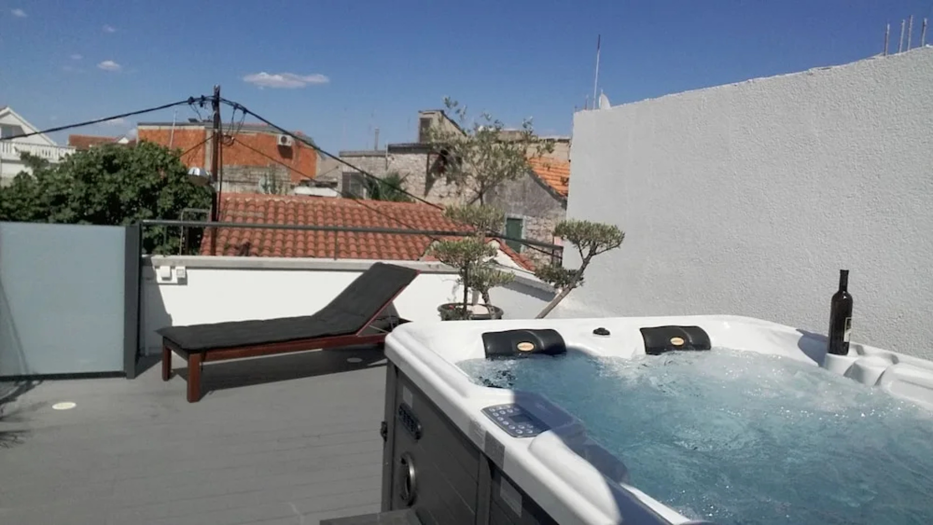 Downtown Luxury Suites