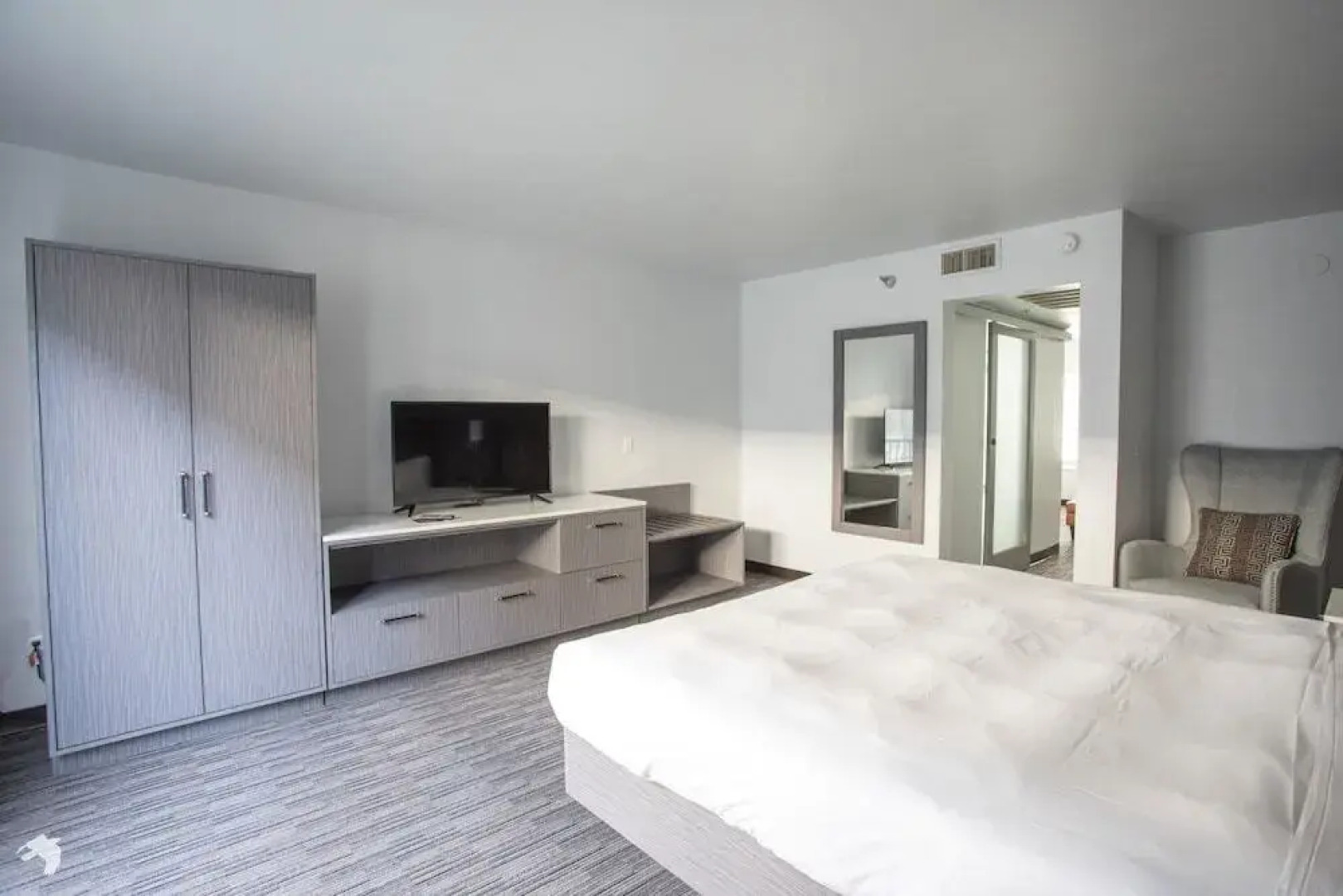 Radisson Suites Covina