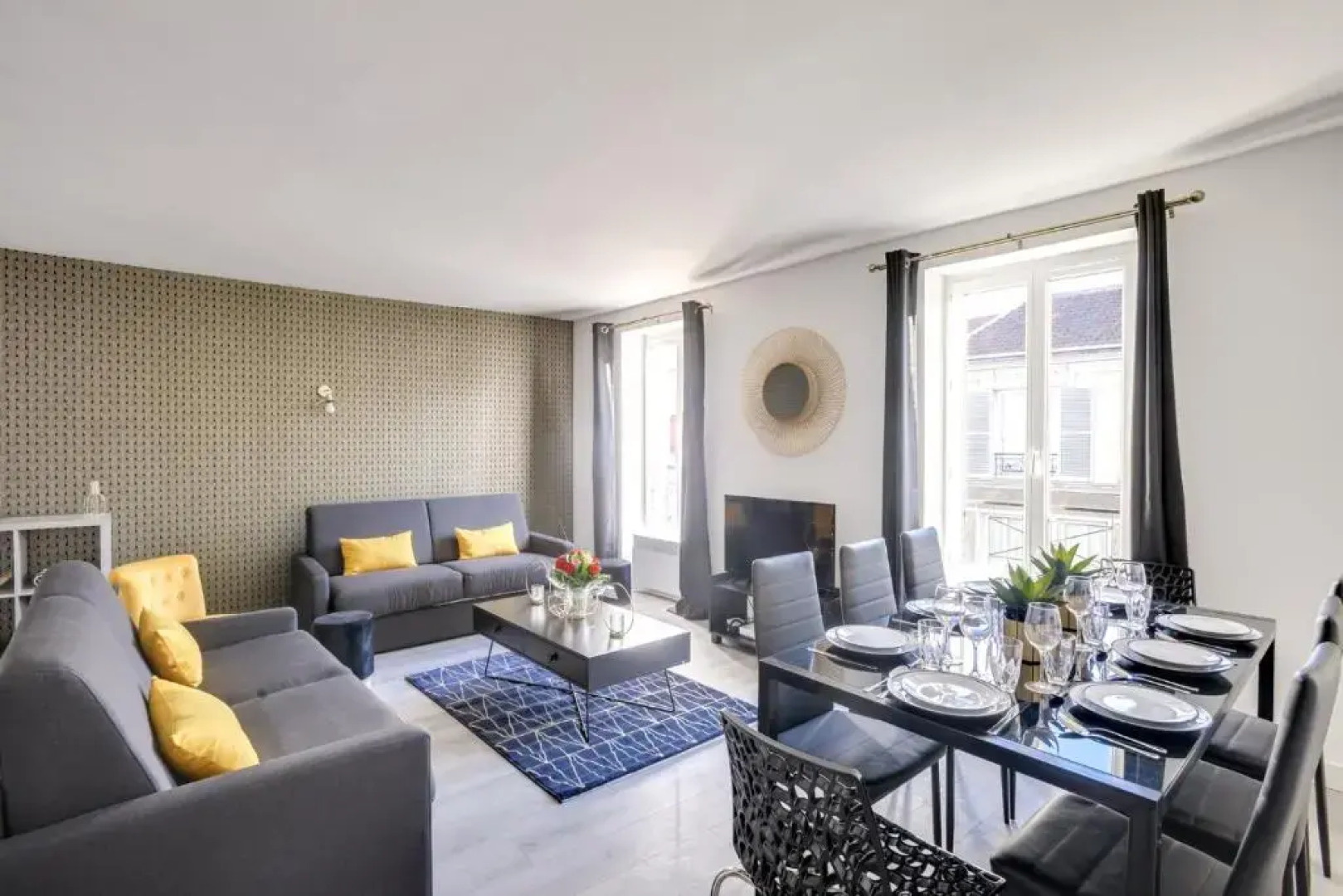 806 Suite Magic, Beautiful APT, Door of Paris