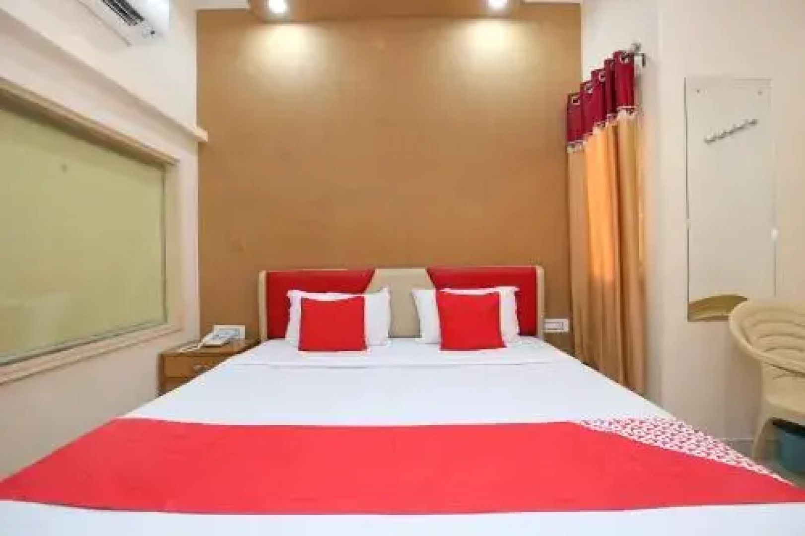 OYO 22238 Hotel Baaz