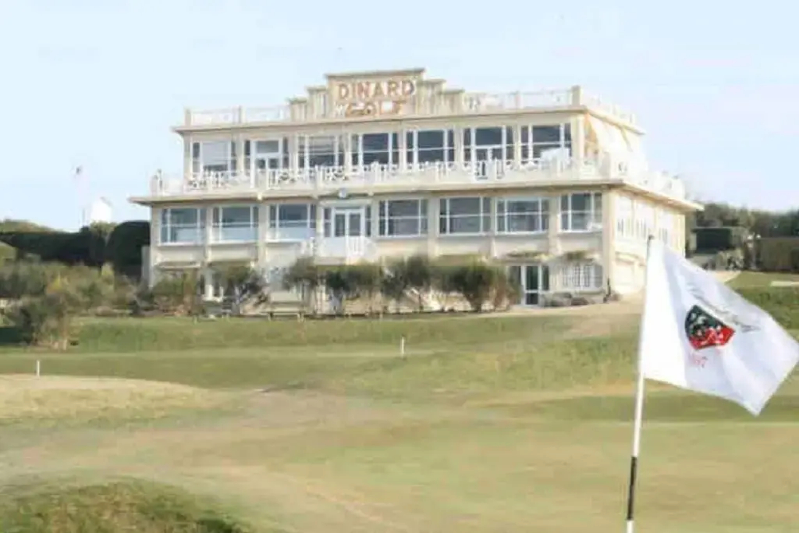 Appartement situé prés des plages et du golf