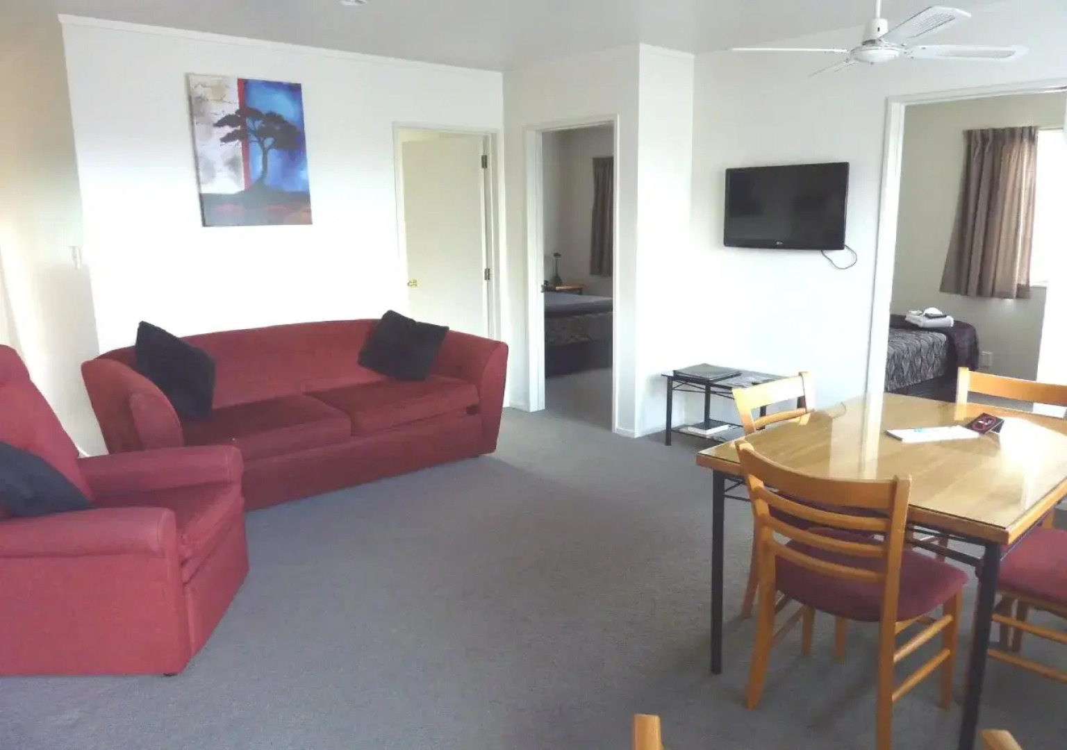 Bk's Pohutukawa Lodge