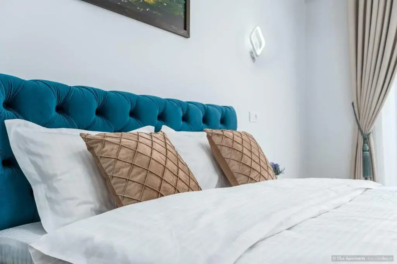 Ellys Apartments