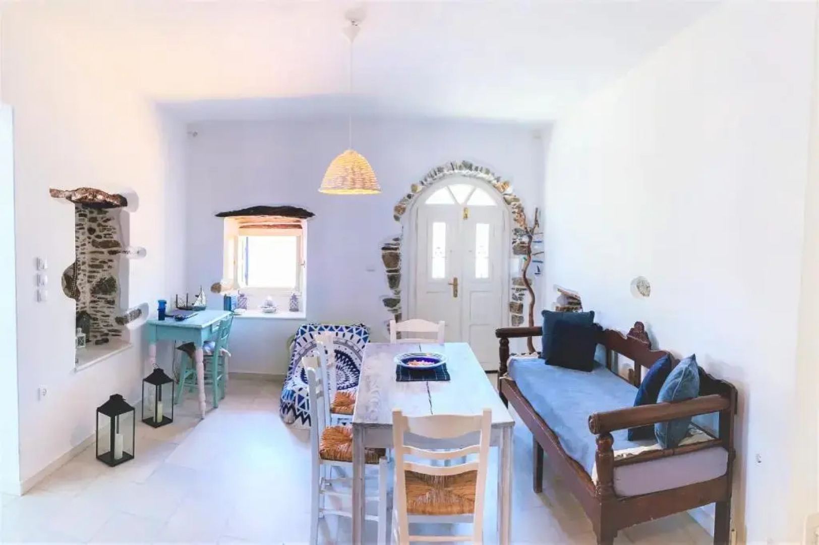 Blue & White: An Absolute Aegean dream house