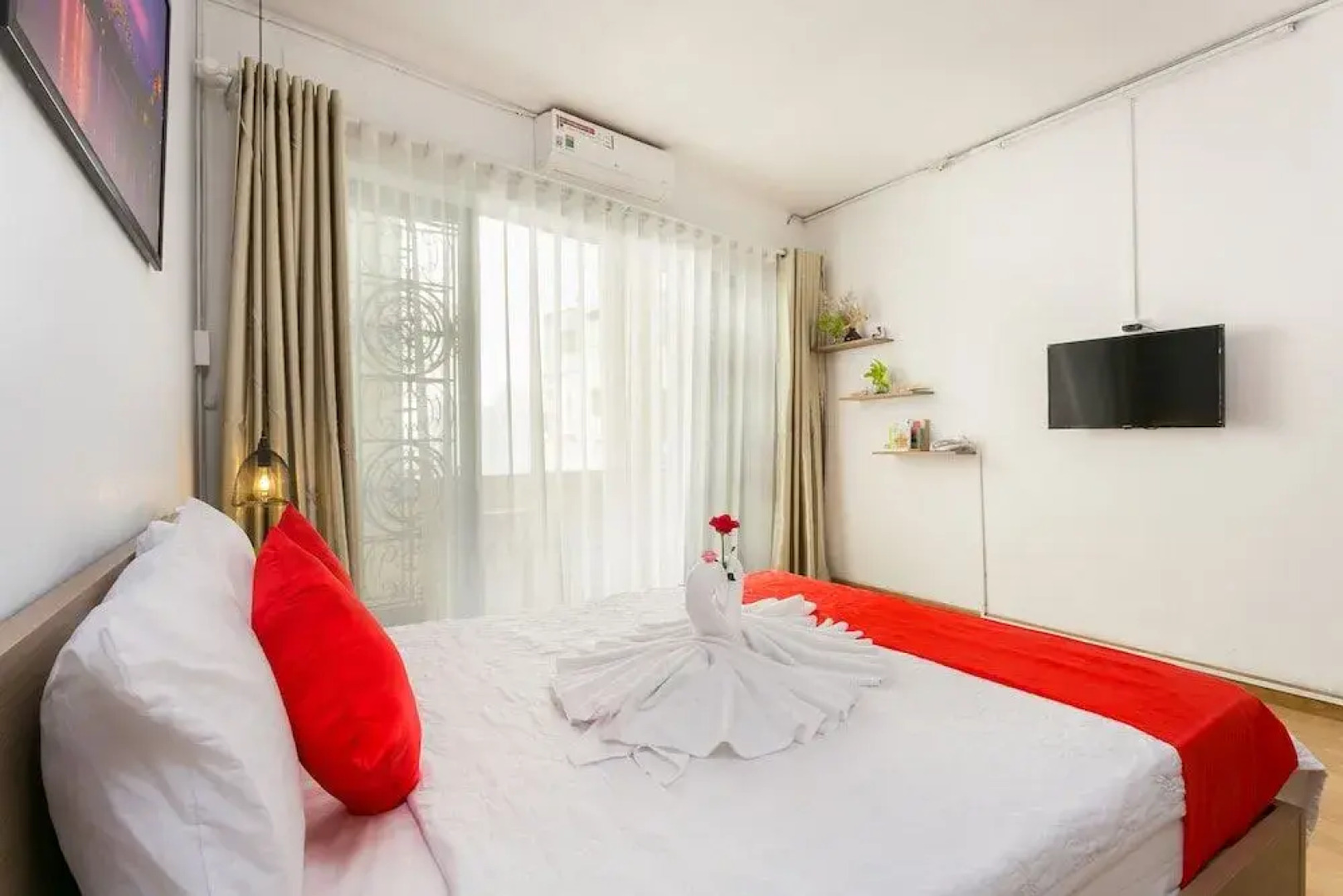 Saigoncucu Hotel near Bui Vien Town