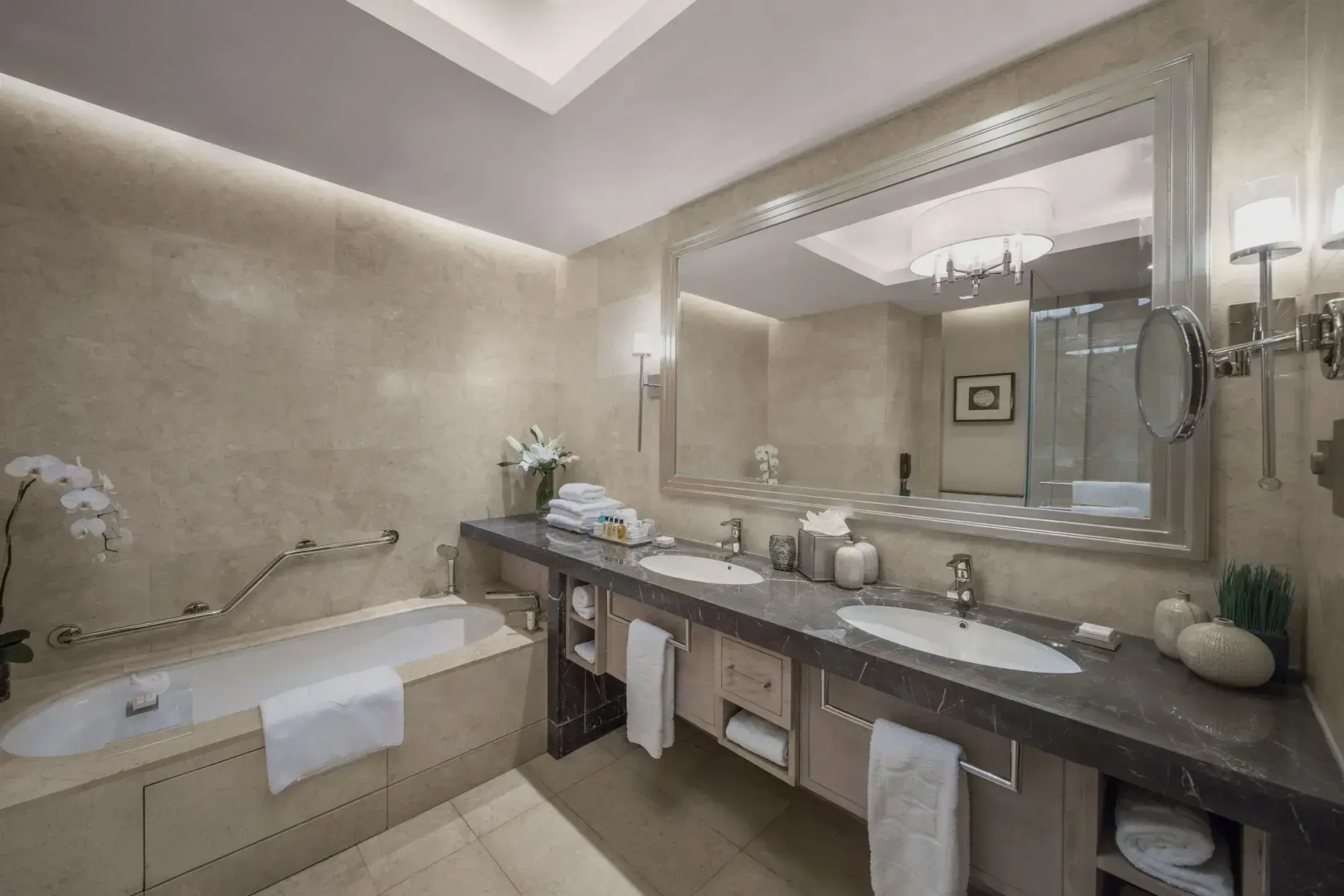 Shangri-La Residences at the Fort, Manila
