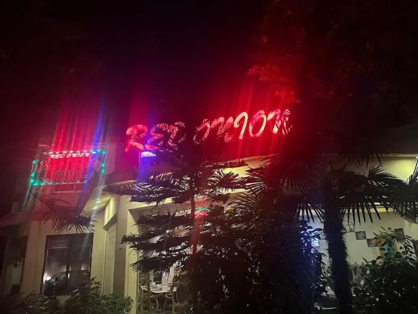 Red Onion Hotel & Restaurant