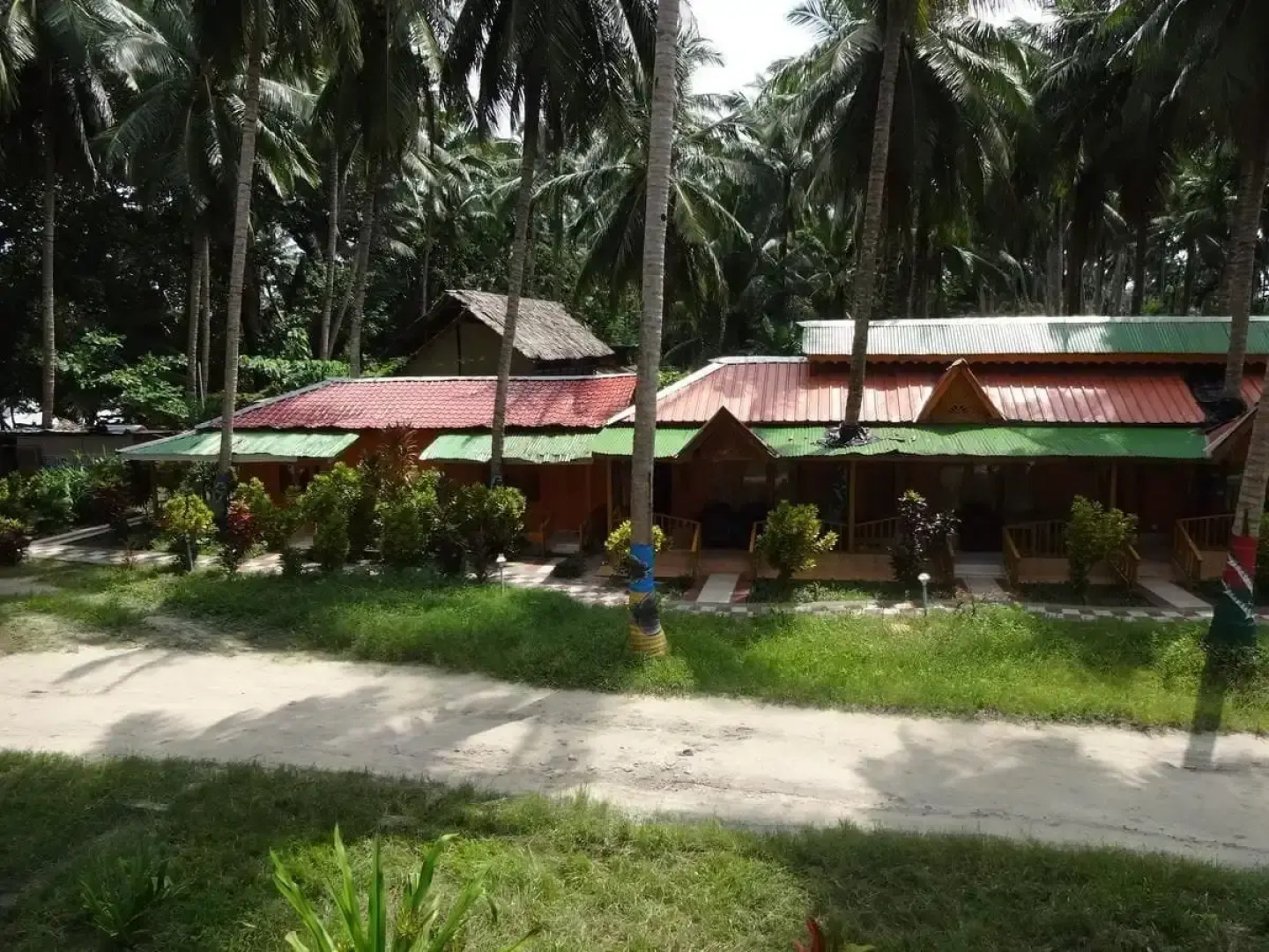 Gold India Beach Resort