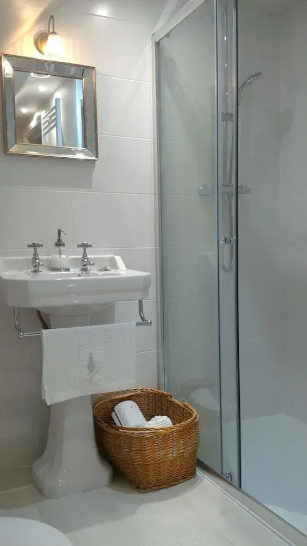 Whispering Cottages Bed and Breakfast