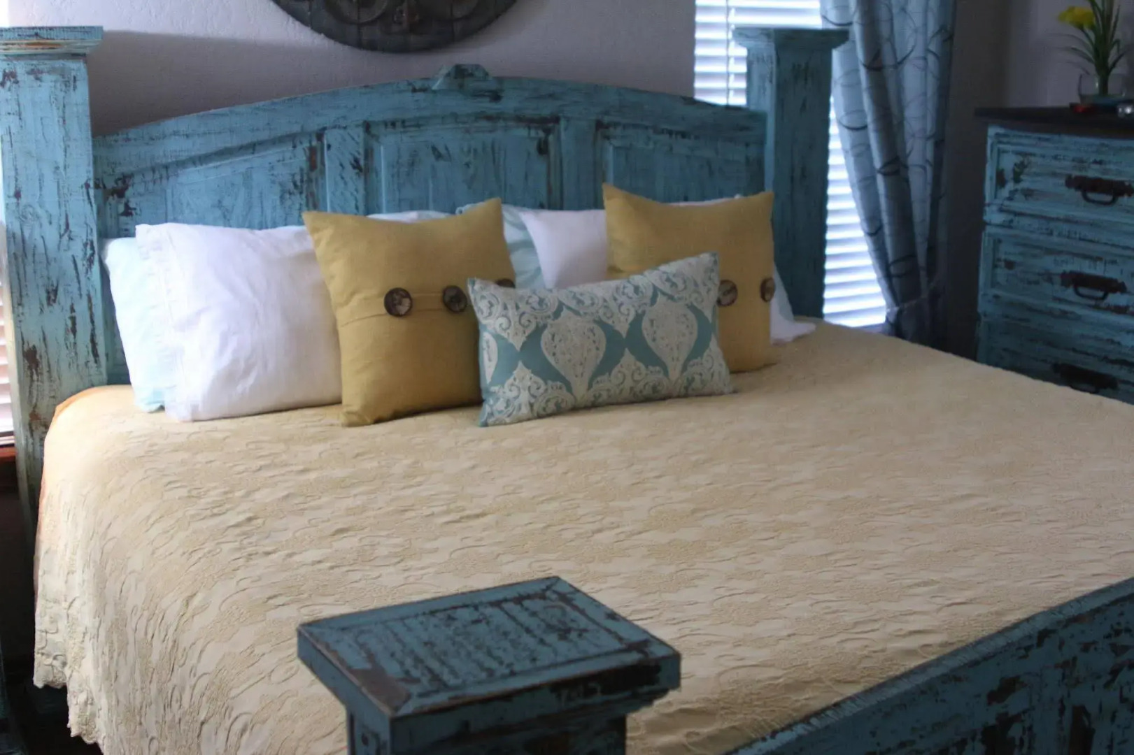 The Whispering Pines Inn Bed & Breakfast