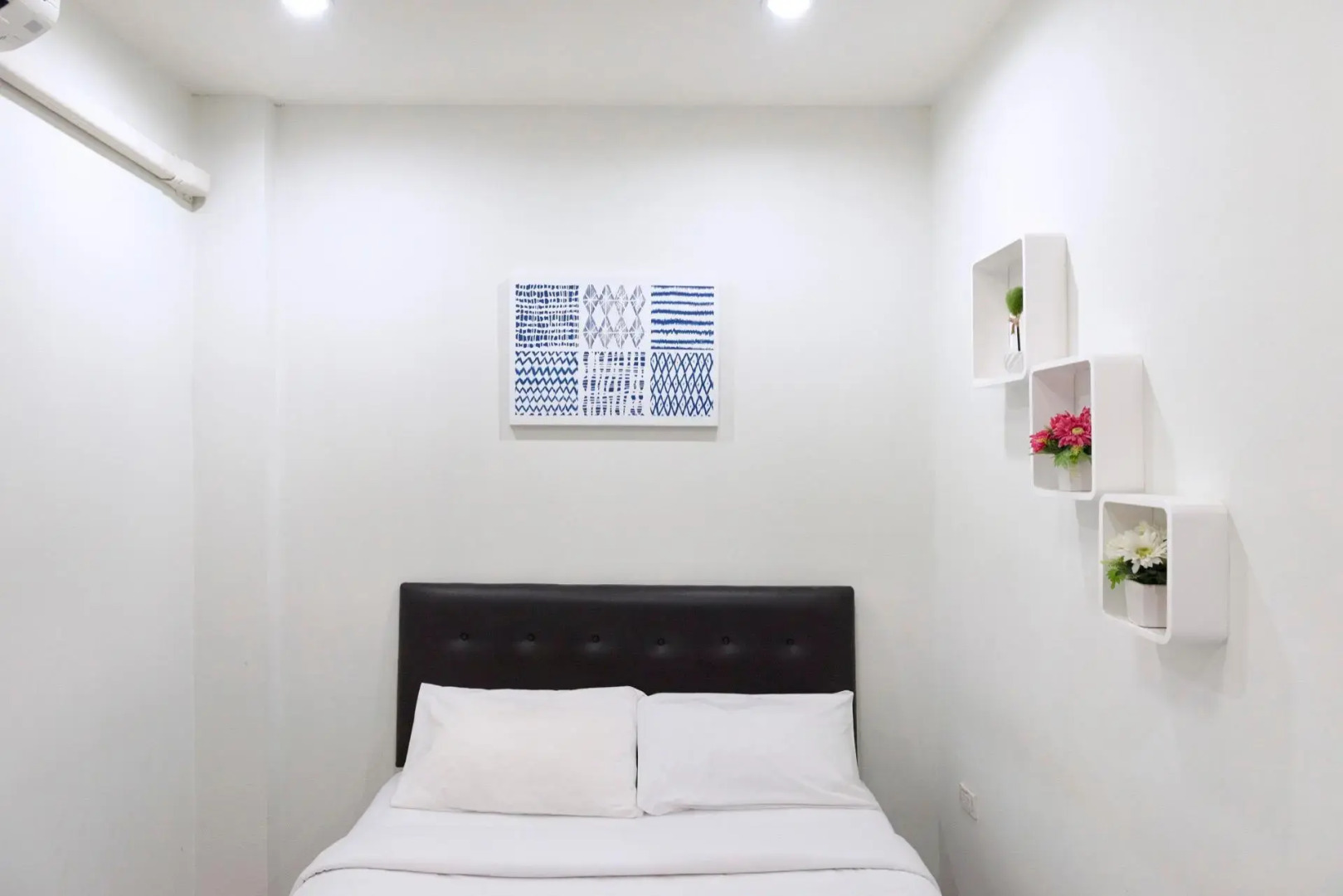 Mee Hug Guesthouse (Opposite Phayao Provincial Transports Station)