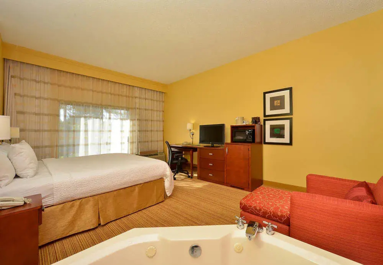 Courtyard Bentonville