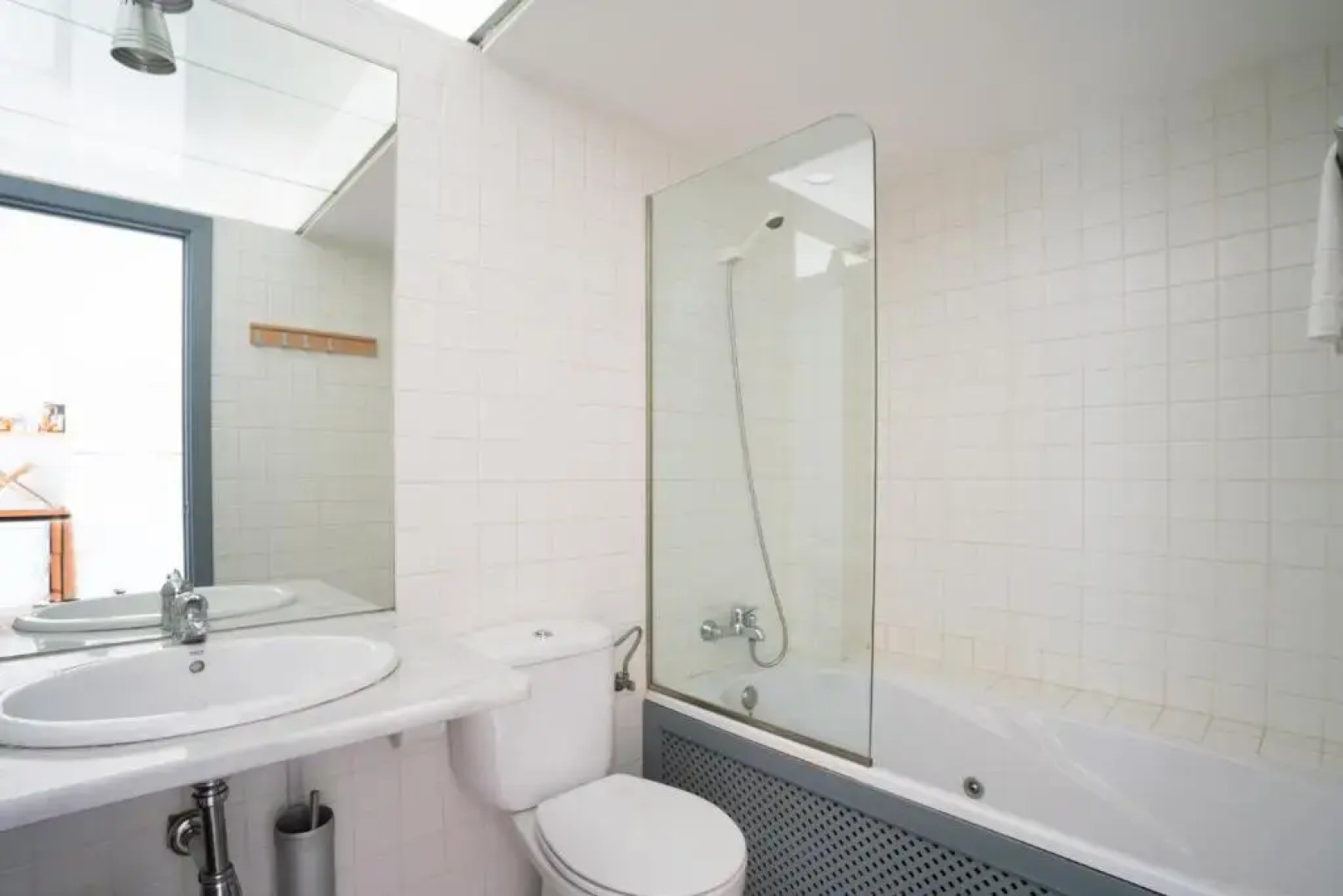 Casa de las Letrinas Baja