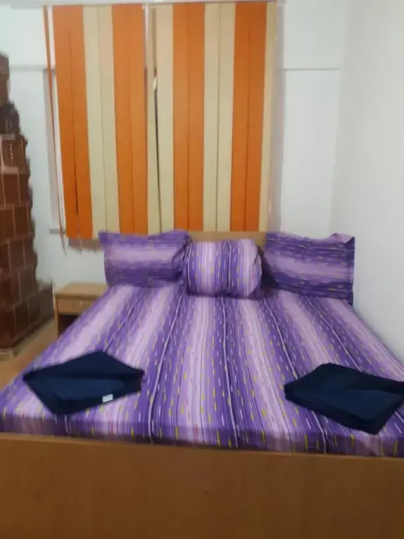 apartament 2 camere semidecomandat "LA GICU"