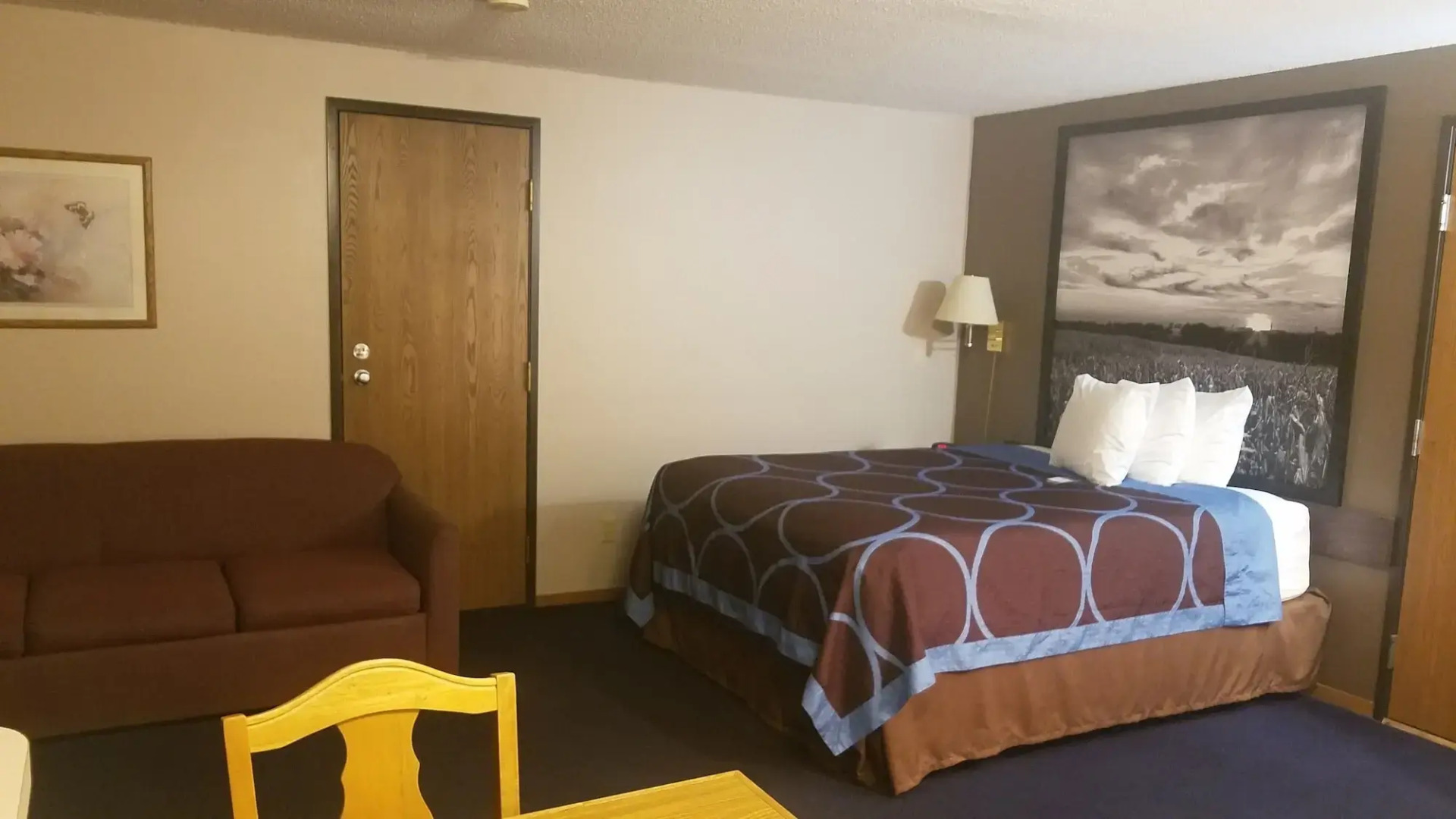 Super 8 By Wyndham Milbank