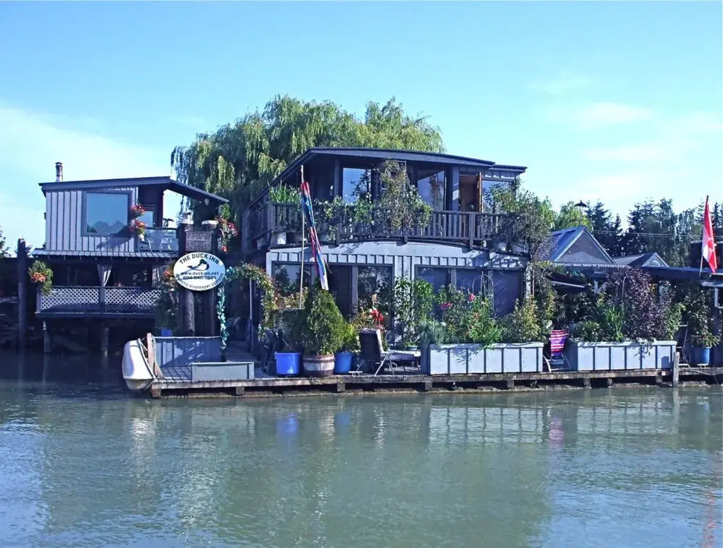 The Duck Inn Riverfront Cottages